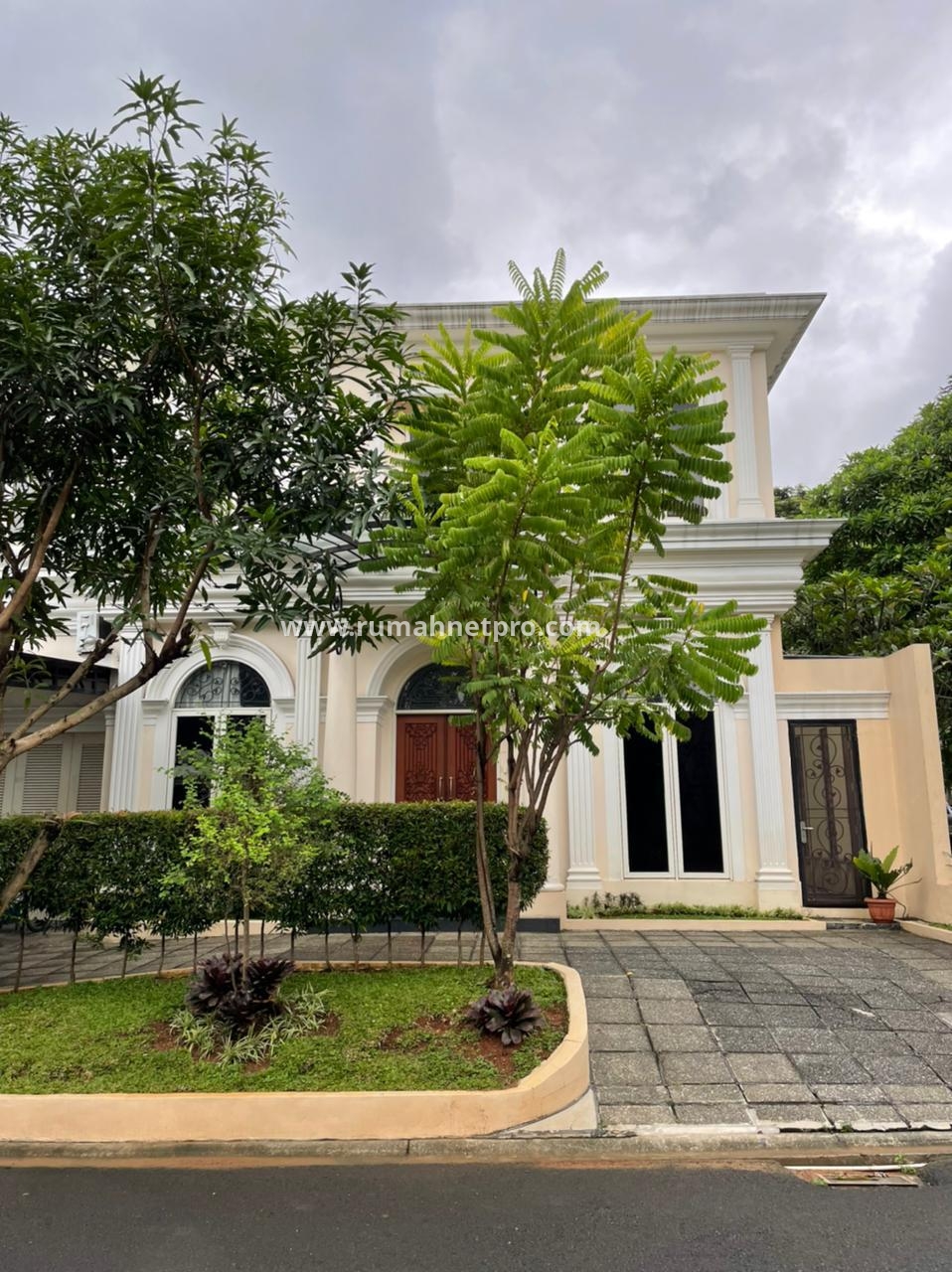 Rumah dijual di Cluster Les Belles Serpong dekat  Alam sutera Tangerang selatan