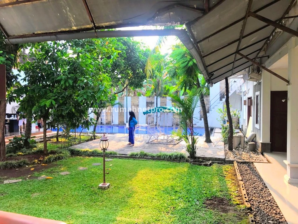 Dijual Rumah Pondok Cabe ,ada kolam renang Tangerang Selatan