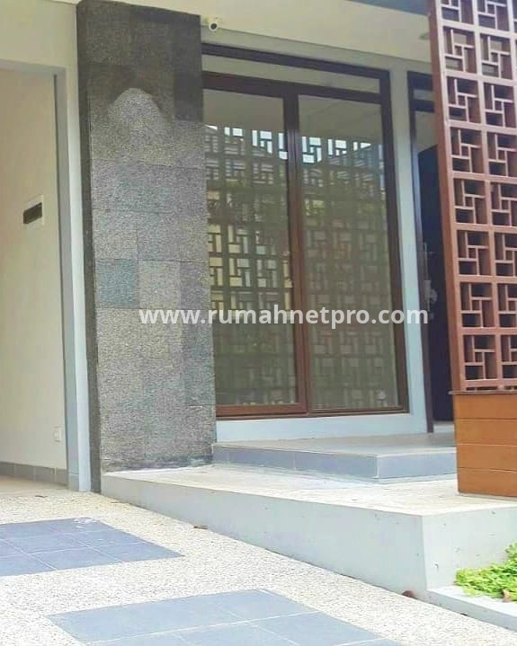 Dijual Rumah 2 Lantai di The Eminent Cluster Precia BSD City Tangerang