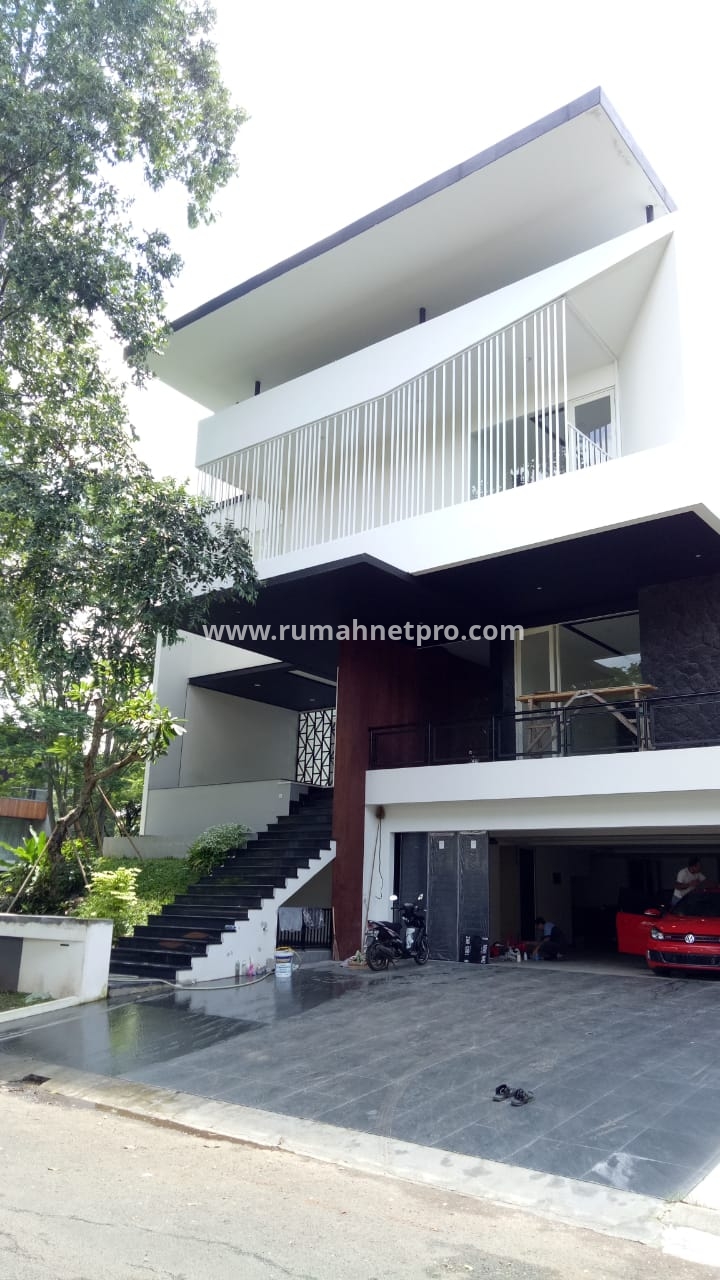 Dijual Rumah mewah  di  Alam Sutera Tangerang Selatan 