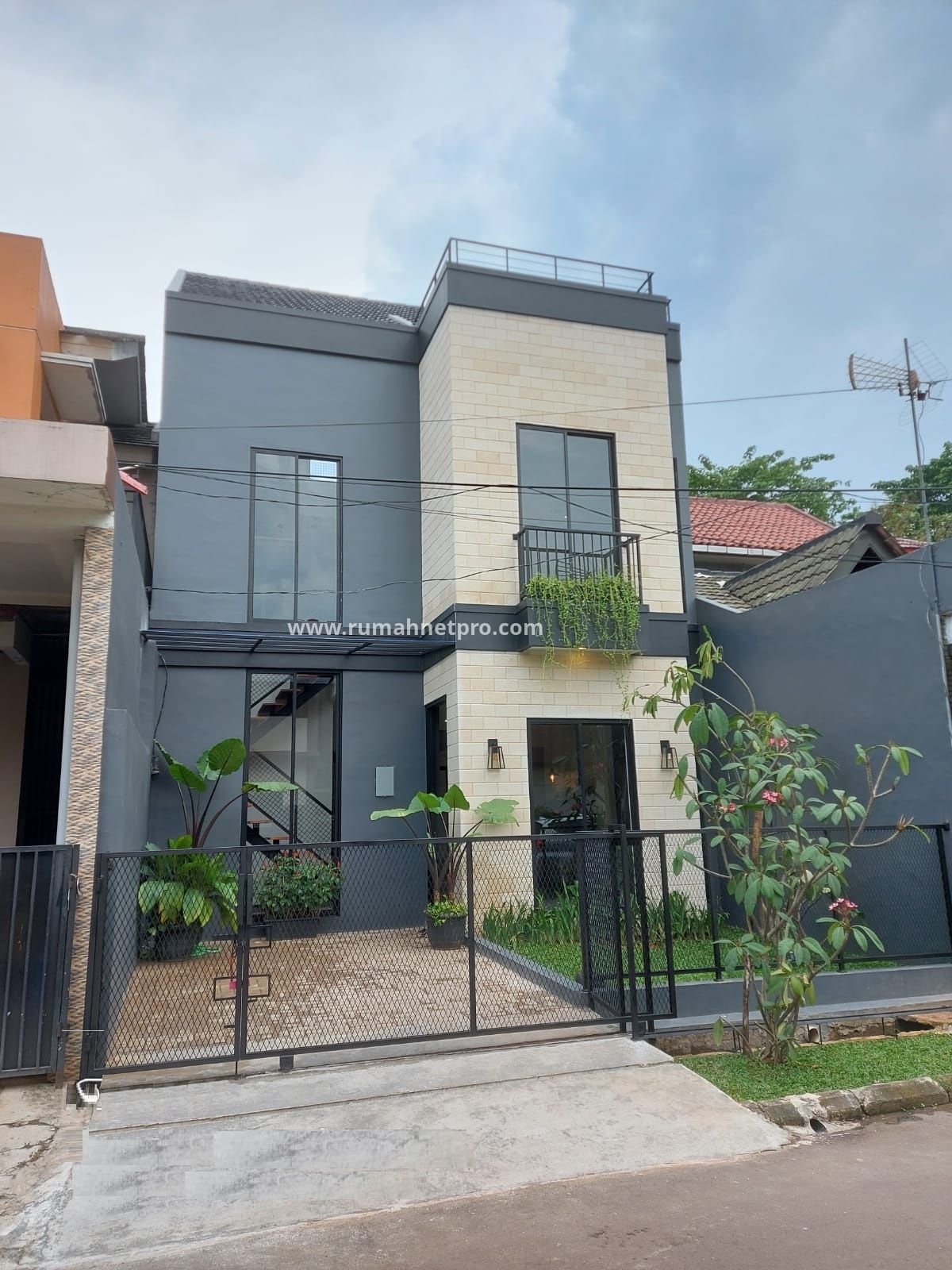 Dijual Rumah baru Nusa Loka BSD City Tangerang Selatan